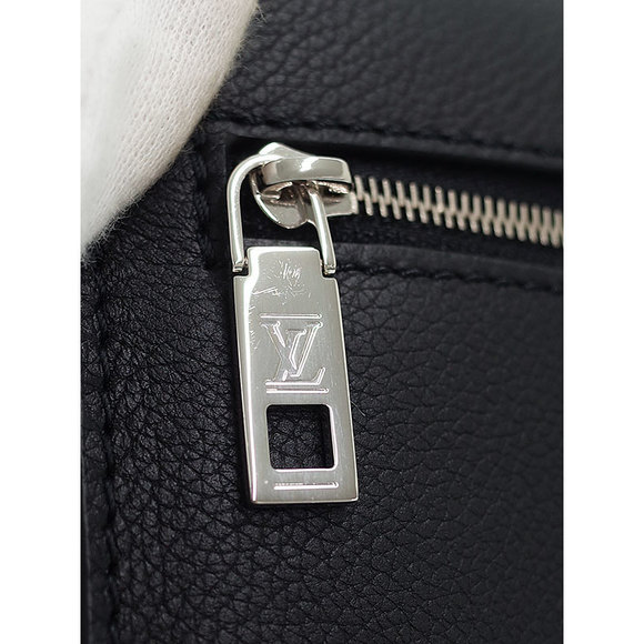 Louis Vuitton My LockMe BB Shoulder Bag Noir Black - Picture 4 of 5